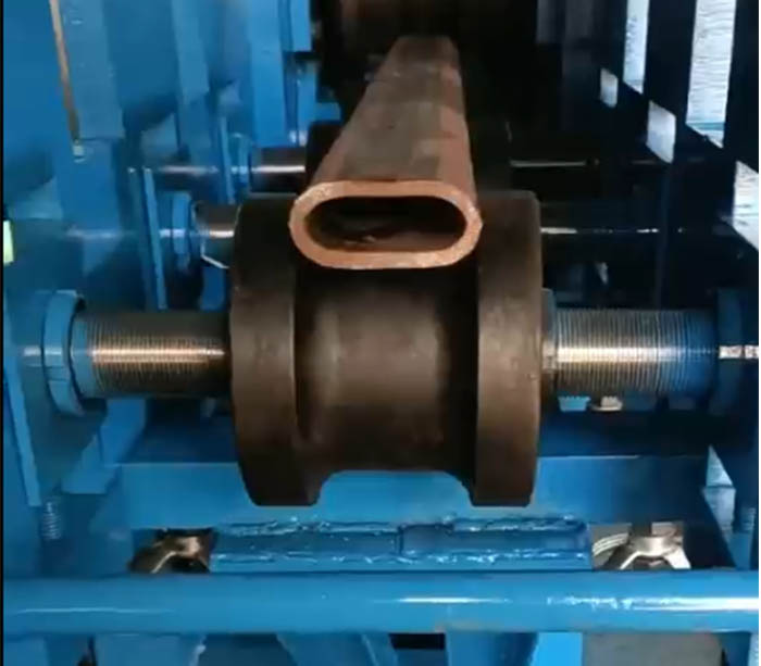 Forma cuadrada de tubo de acero ovalado de máquina de tubo de metal