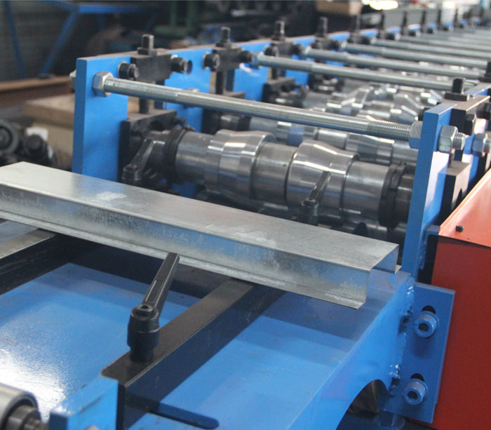 Perfil de la máquina de laminación sombrero purlin rollo anterior